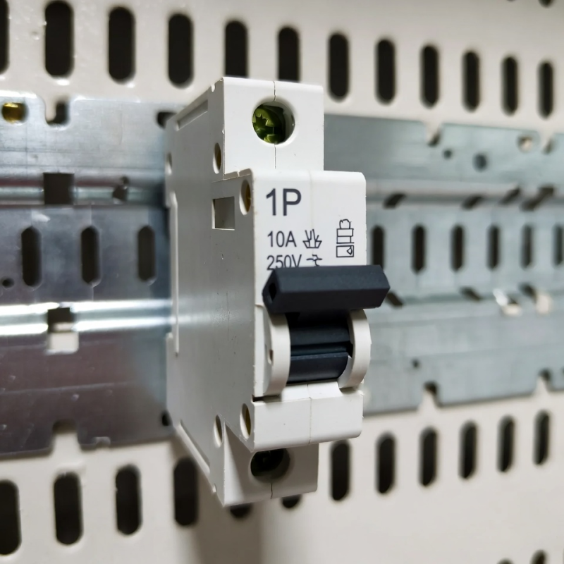 Правильно подключить выключатель автоматический 1п: без ошибок и по ПУЭ