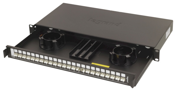 СНЯТ Полка оптическая укомплектованная выдвижная  19' - 1U - 24 LC многомодовых дуплексных коннектора  - для 48 волокон Legrand