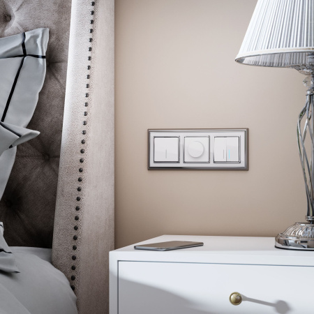 Palacio Рамка на 3 поста (хром/белый) Werkel