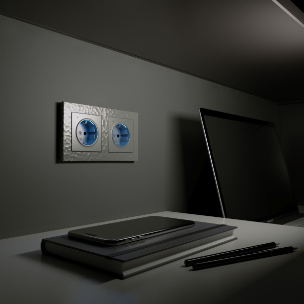 Розетка с подсветкой (серебряный) СУ IP20 Werkel Розетка с подсветкой (серебряный) СУ IP20 Werkel