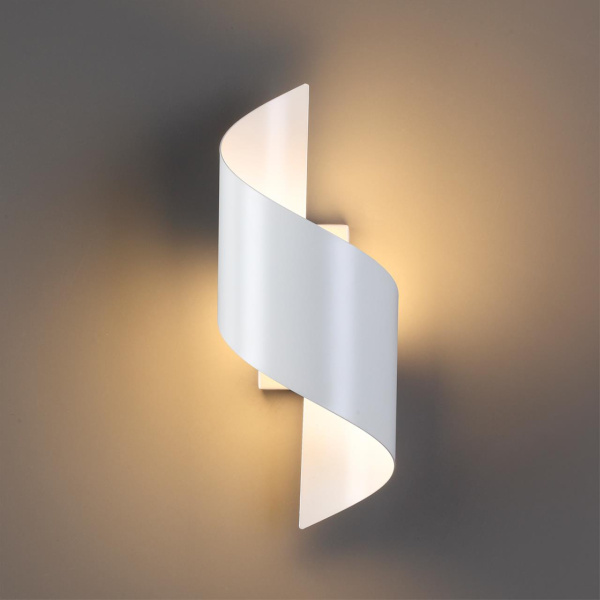 Настенный св-к IP20 LED 3000K 5W 400Лм 220V BOCCOLO белый ODEON LIGHT