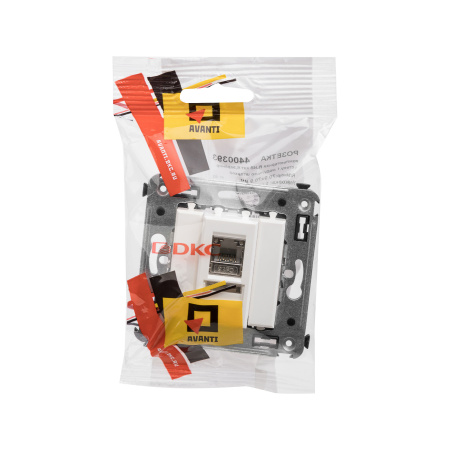 Компьютерная розетка RJ-45 в стену, кат.6 одинарная экранированная, "Avanti", "Белое облако" DKC