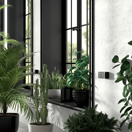 Розетка влагозащ. с зазем. с защит. крышкой и шторками (черный/хром) Gallant ОУ IP44 Werkel