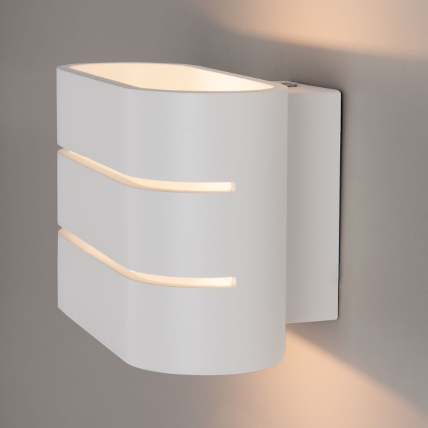 Настенный светодиодный светильник 7Вт 4200К белый IP20 Light (a041315) Elektrostandard Настенный светодиодный светильник 7Вт 4200К белый IP20 Light (a041315) Elektrostandard