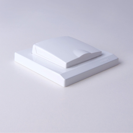 Встраиваемые механизмы Розетка СУ 1 мест. с зазем. с защит. крышкой и шторками 16А Белый IP44 Werkel