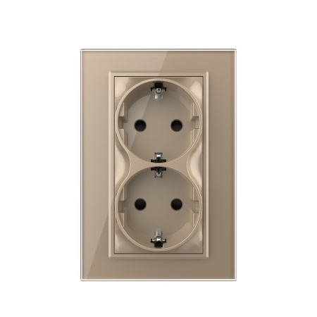 Розетка Livolo электрическая двойная 1 пост с заземлением, рамкой, защитными шторками 16A, цвет золотой VL-C7CTF16A.TF16A-AP