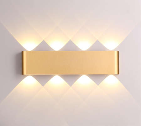 Настенный св-к LED 3000K 8W 220V MAGNUM золотистый/металл ODEON LIGHT