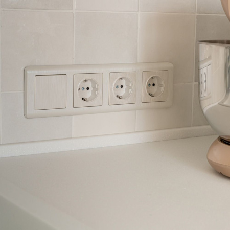 Встраиваемые механизмы Выключатель СУ 1-кл. проходной 10А перламутр рифленый IP20 Werkel