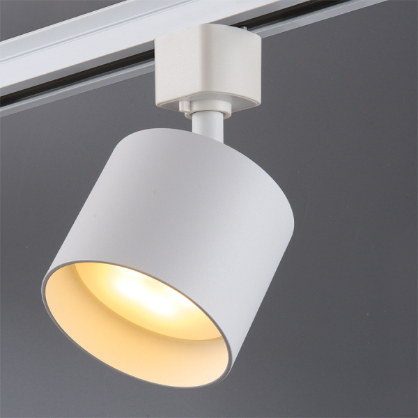 trekovyy_svetilnik_odnofaznyy_general_gtr_gx53_1_ip40_w_580210_pod_lampu_gx53_belyy