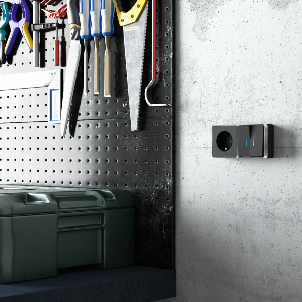 Розетка с заземлением (черный/хром) Gallant ОУ IP20 Werkel