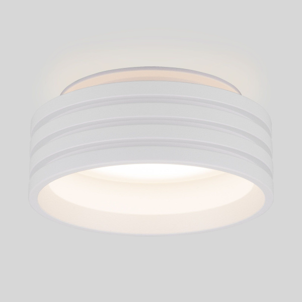 vstraivaemyy-tochechnyy-svetilnik-7014-mr16-a047691_0001