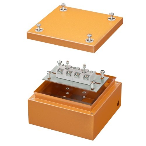 Коробка стальная FS с гладкими стенками и клеммниками,  IP66, 150х150х80 мм, 4р, 450V, 32A, 10 мм2, нерж.контакт DKC