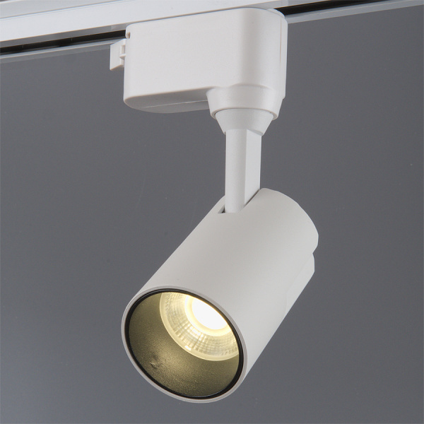 trekovyy_svetilnik_odnofaznyy_general_gtr_15_1_ip40_s_w_4_580033_15_vt_belyy