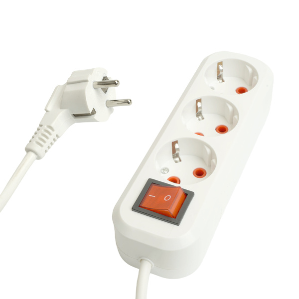 Удлинитель трехместный с/з с выключ. STEKKER HM07-31-05 3x1мм², 5м, серия Home (У16А-002), белый