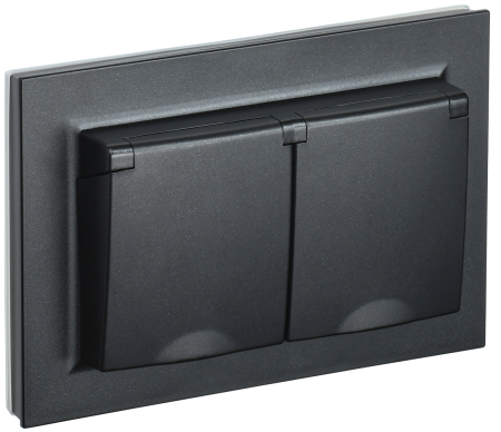 BRITE Розетка 2-местная с з/з с защитными шторками и крышкой 16А в сборе IP44 РСбш12-3-44-БрЧ черный