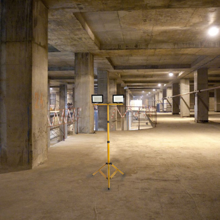 Светодиодный прожектор Feron LL-502 на штативе IP65 2*30W 6400K