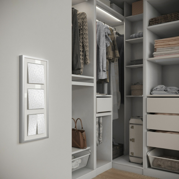 Baguette Рамка на 3 поста (белый/серебро) Werkel