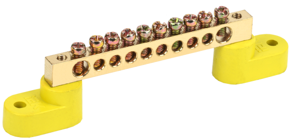 Шина PE "земля" на двух угловых изоляторах ШНИ-6х9-10-У2-Ж IEK