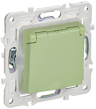 SKANDY Розетка 1-местная с заземлением с защитными шторками и крышкой 16А IP44 SK-R11G мятный IEK
