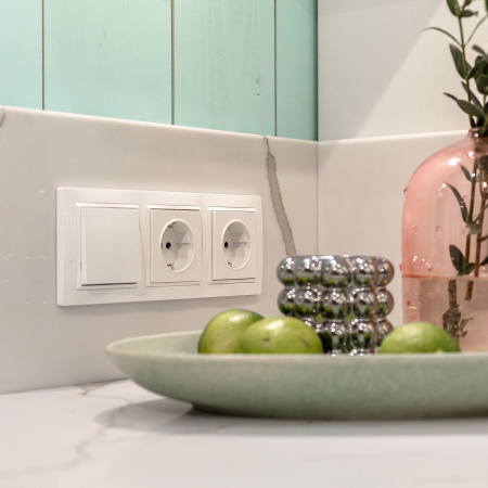 Snabb basic Рамка на 3 поста (белый, basic) Werkel