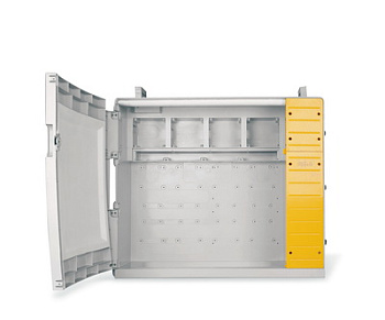 MBOX5 Корпус на 52 модуля , 4 поста с основанием 136х125 мм и доп.пространством DKC