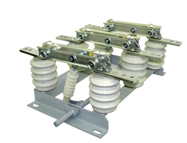 Разъединитель РВ-10/1000 УХЛ3 с приводом ПР-10 Stingray EKF