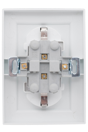 Минск Розетка 2-местная СП с заземлением 16А белая с защ, штор, EKF Минск Розетка 2-местная СП с заземлением 16А белая с защ, штор, EKF