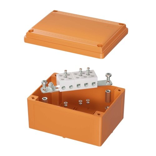 Коробка пластиковая FS с гладкими стенками и клеммниками, IP56, 150х110х70 мм, 5р, 450V, 30A, 16 мм2 DKC