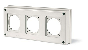 Крышка 150х328х45 на 3 поста с основанием 70х87 мм. DKC