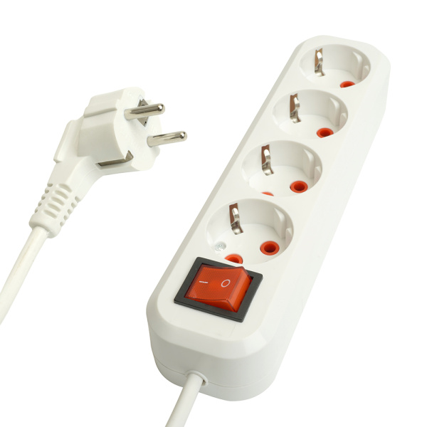 Удлинитель четырехместный с/з с выключ. STEKKER HM07-41-03 3x1мм², 3м, серия Home (У16А-003), белый