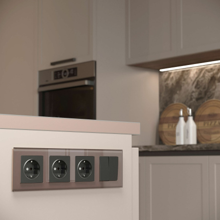 Favorit Рамка на 4 поста (латте, стекло) Werkel