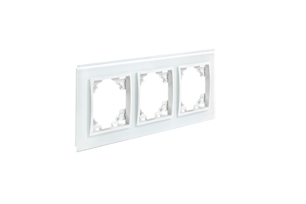 Минск Рамка 3-местная стеклянная белая EKF