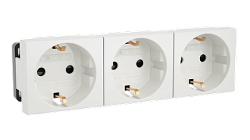 Тройная розетка Viva белая DKC