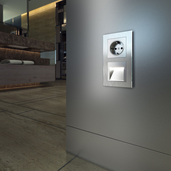 Розетка с заземлением и шторками (серебряный) СУ IP31 Werkel Розетка с заземлением и шторками (серебряный) СУ IP31 Werkel