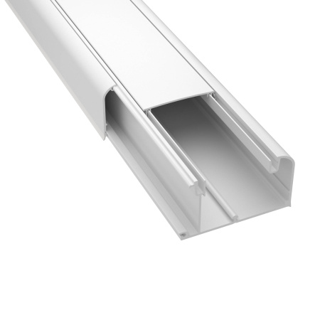 Кабель-канал 90х50 мм, с перегородкой, боковой и фронтальной крышками DKC