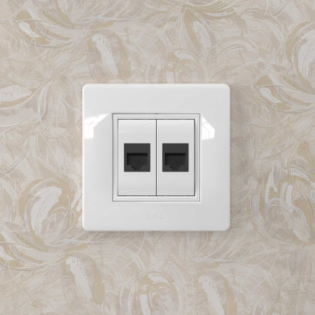 Компьютерная розетка RJ45 кат.5e, Brava, белая, 1 модуль DKC